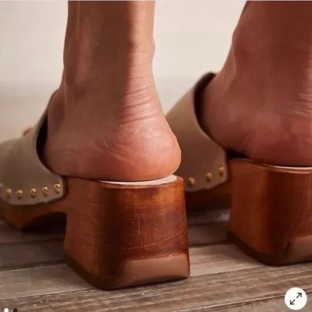 Vicenza by at Free People  Zola Studded Clog size 8 - Picture 2 of 16